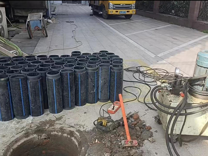 张店PE置换管厂家 DN315置换管 非开挖管短管置换